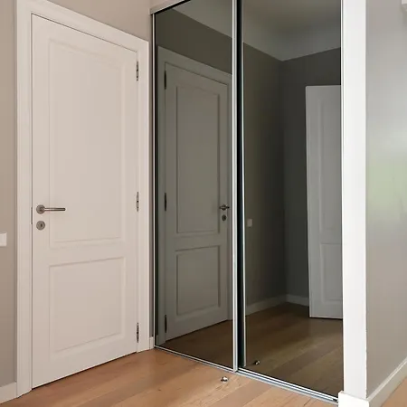 Modern 2-bdrm Centre Рига