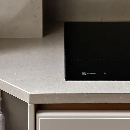 Modern 2-bdrm Centre شقة