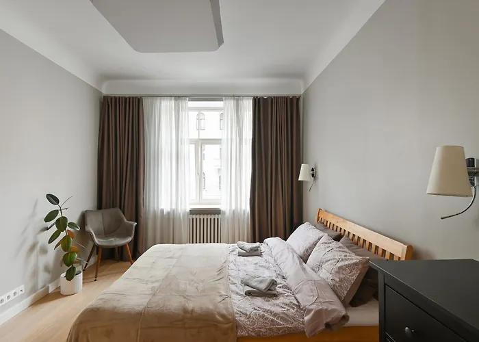 Apartment Modern 2-bdrm Centre