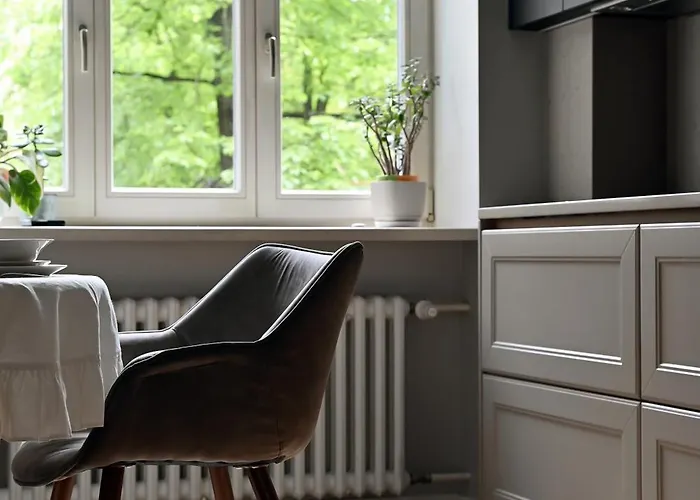 Modern 2-bdrm Centre