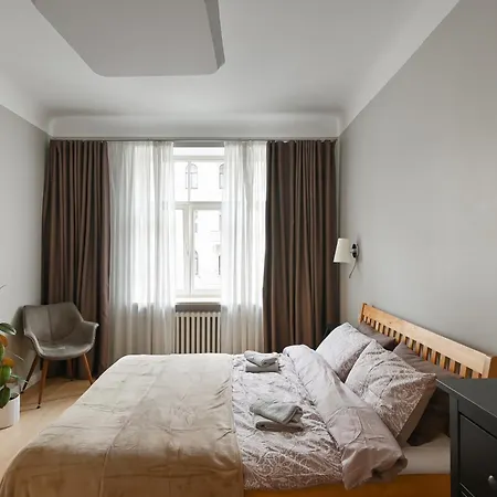 דירה Modern 2-bdrm Centre